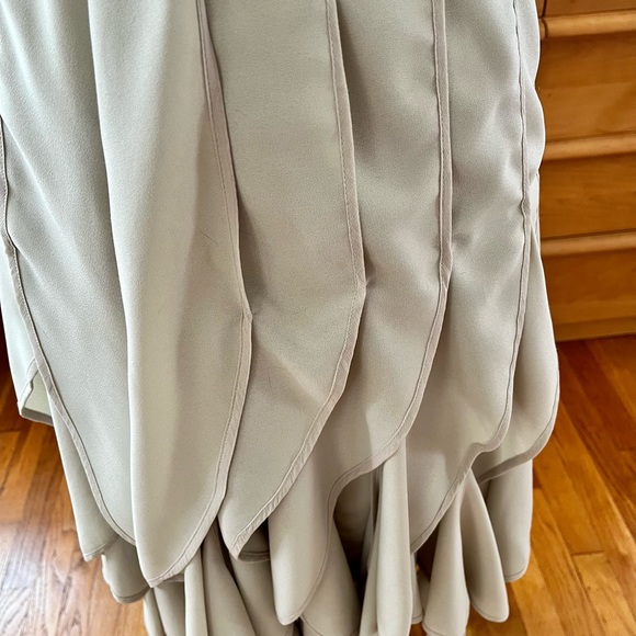VARUN BAHL WOMEN ANTHROPOLOGIE ICEFALL GRAY SKIRT RUFFLES SIZE 2 - Picture 7 of 16